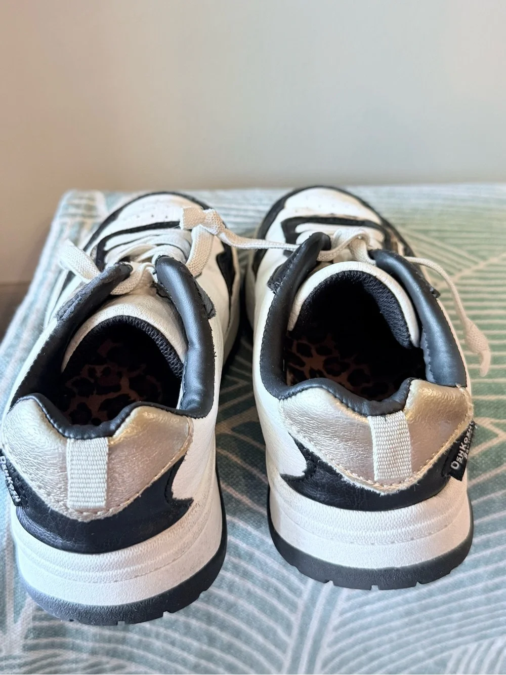 Girls White & Black Leopard Accent Sneakers - Size 13
